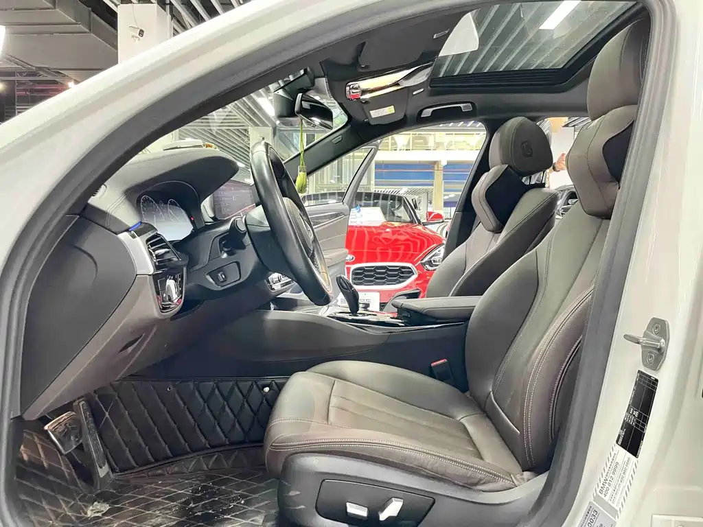 BMW 5 Series — миниатюра 4