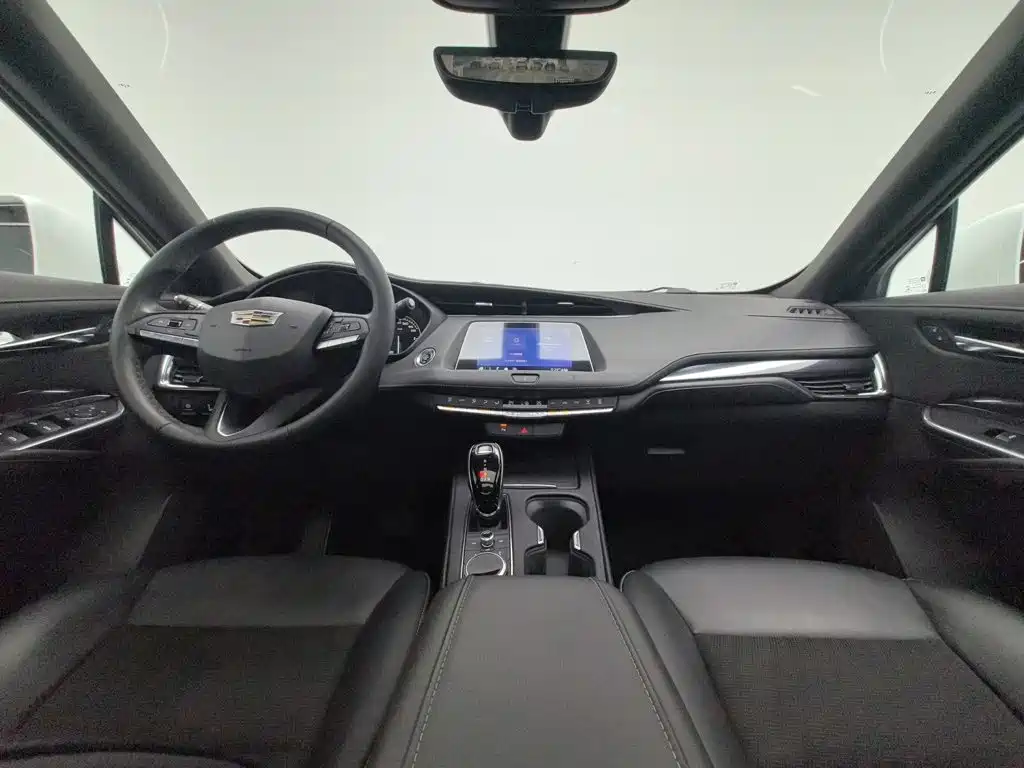 Cadillac XT4 — миниатюра 5