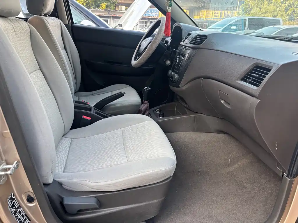 Wuling Hongguang — миниатюра 13