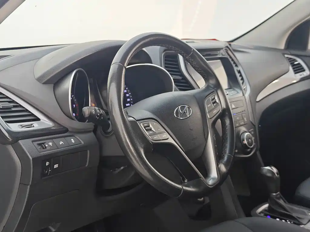 Hyundai Santa Fe — миниатюра 21