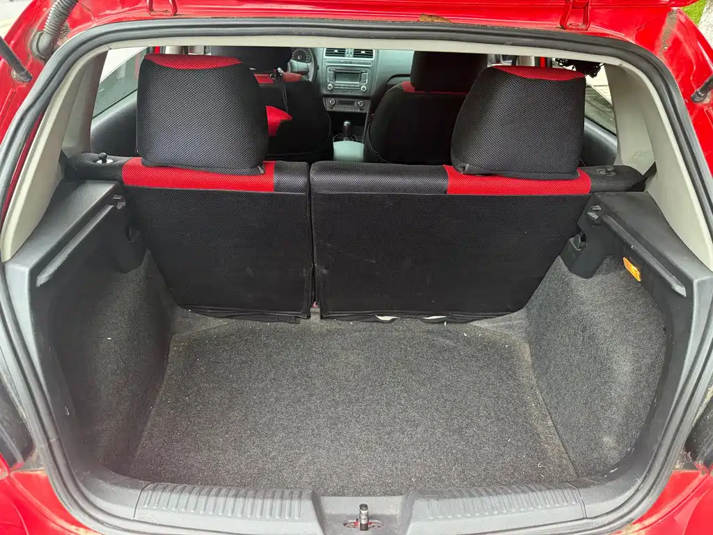 Volkswagen Polo — миниатюра 8