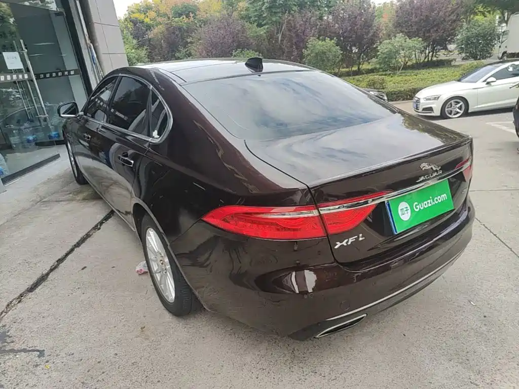 Jaguar XFL — миниатюра 5