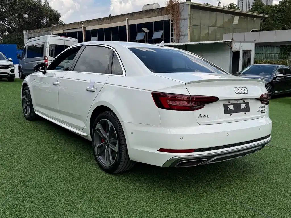 Audi A4L — миниатюра 7