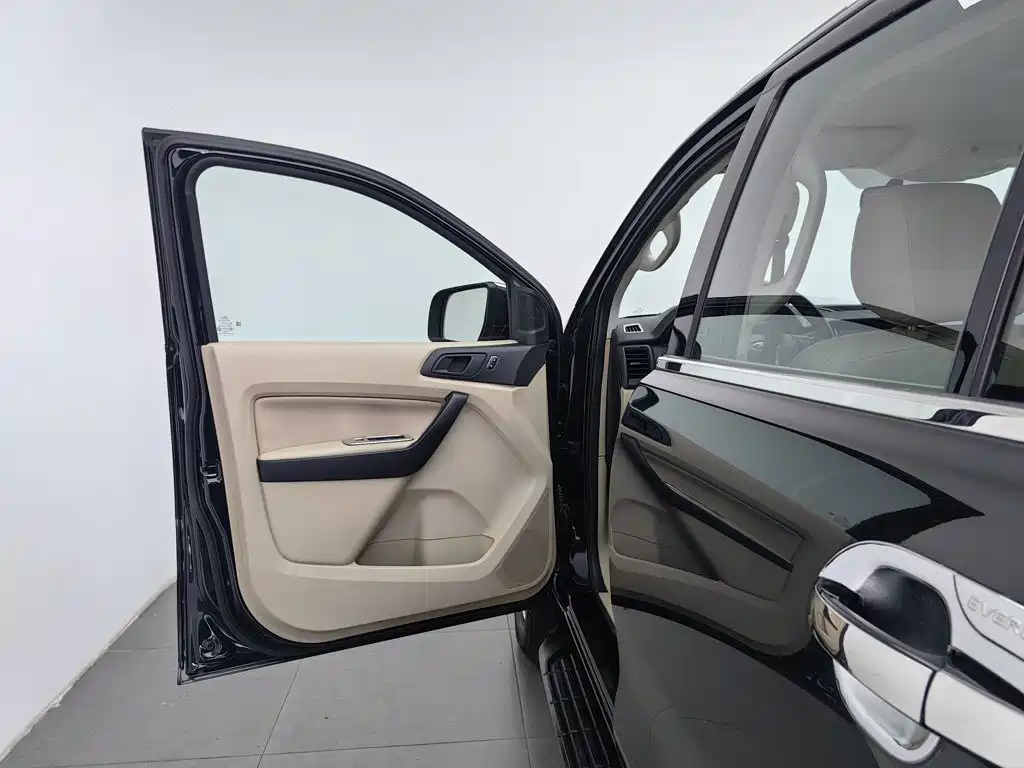 Ford Everest — миниатюра 8