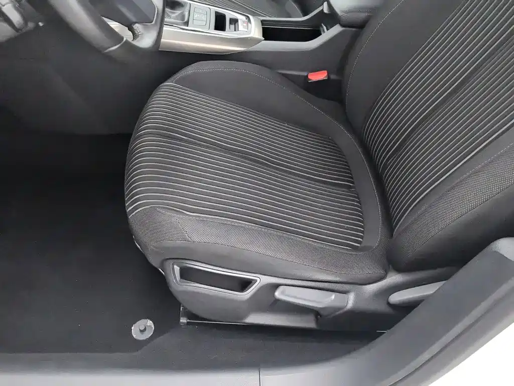 Peugeot 408 — миниатюра 20