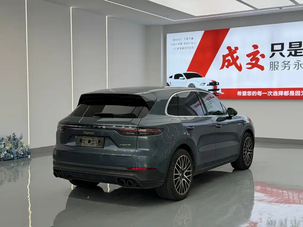Porsche Cayenne Hybrid — миниатюра 13