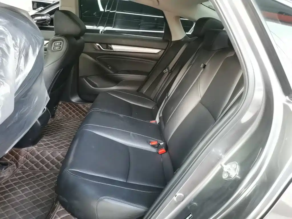 Honda Accord — миниатюра 17