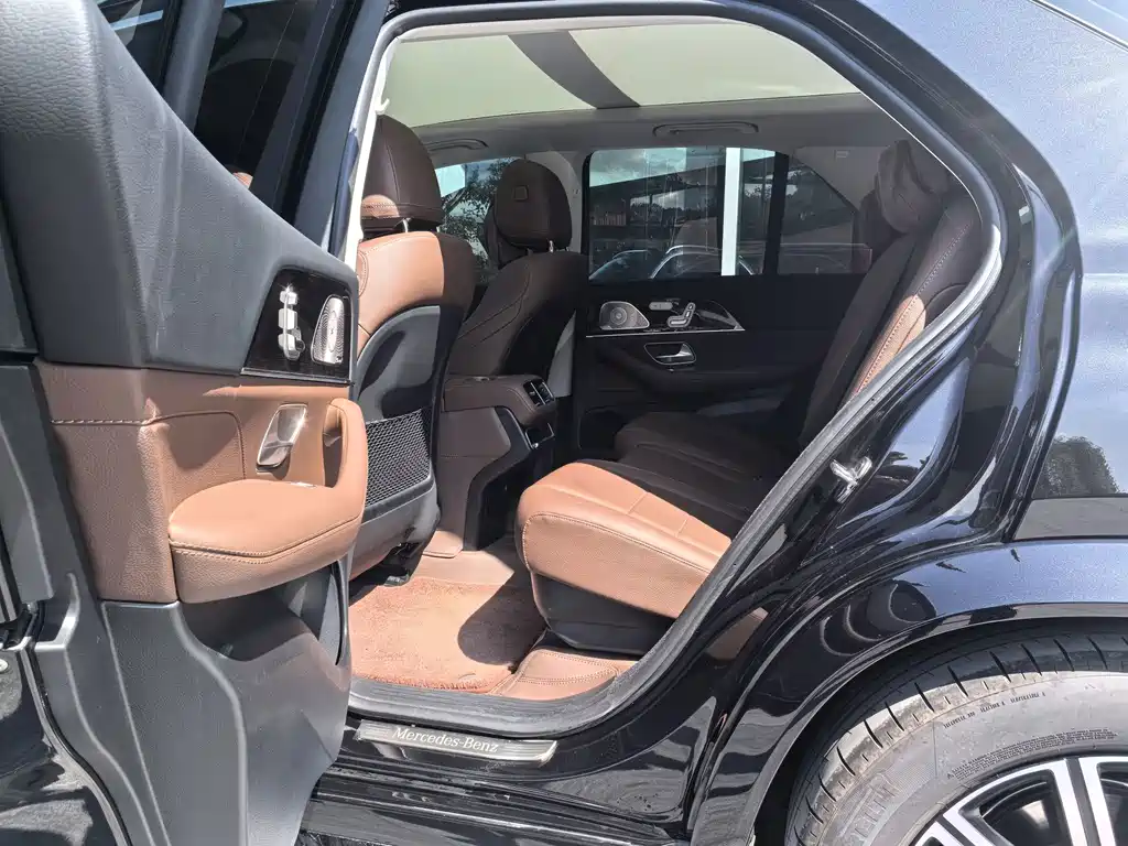 Mercedes-Benz GLE (Import) — миниатюра 10