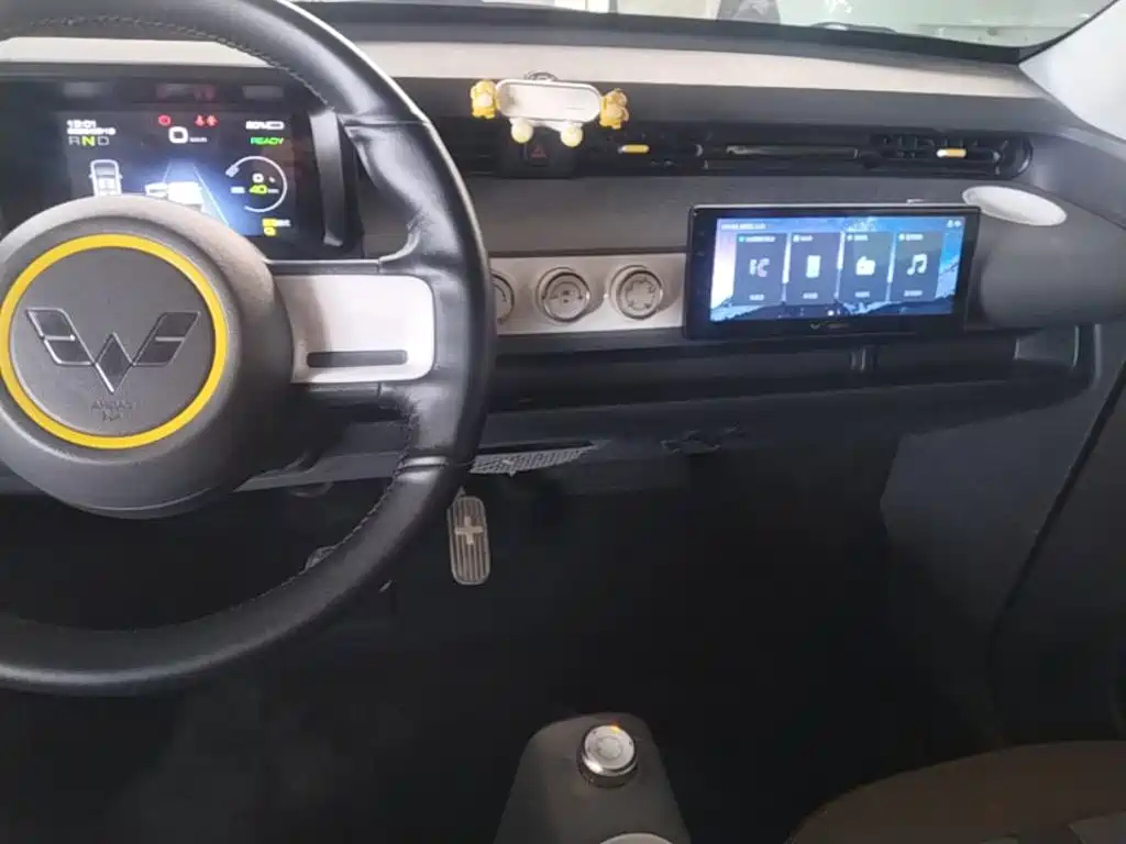 Wuling MINIEV — миниатюра 13