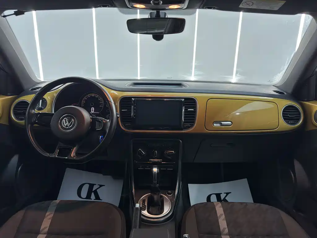 VOLKSWAGEN BEETLE