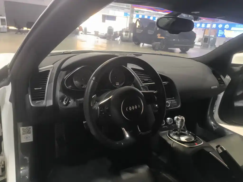 Audi R8 — миниатюра 4