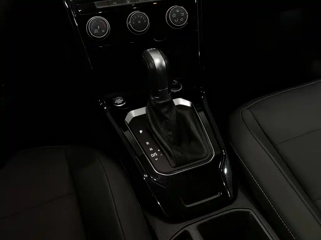 Volkswagen T-Roc — миниатюра 13