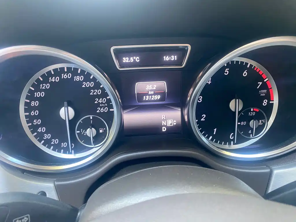 Mercedes-Benz M-Class — миниатюра 11
