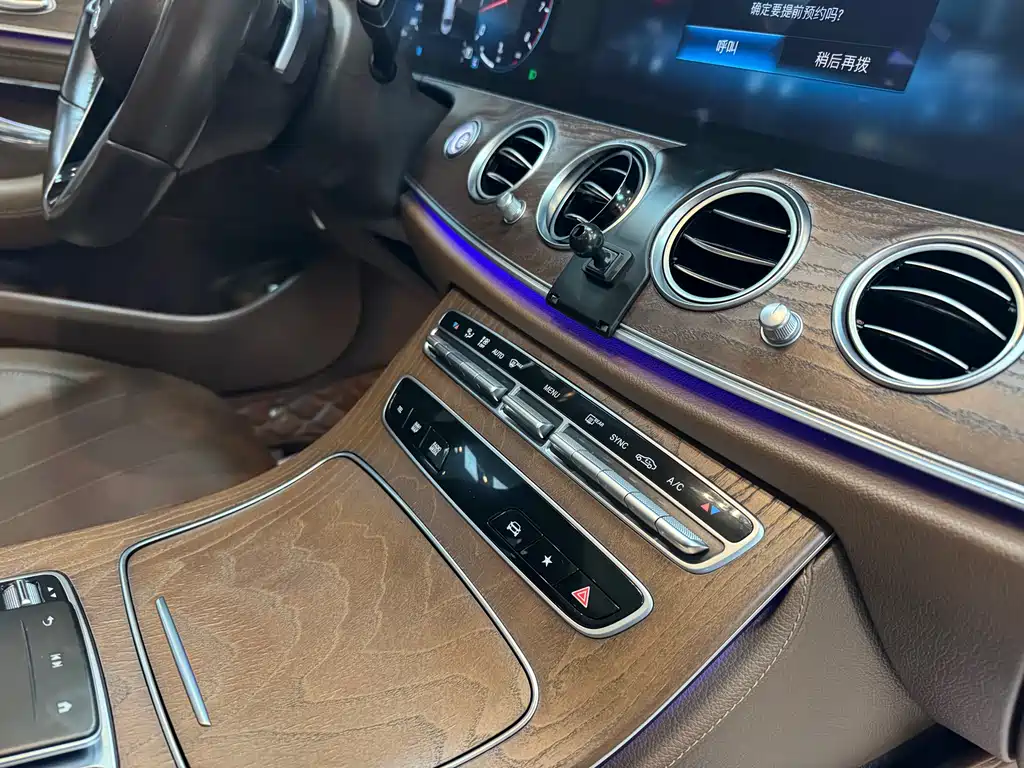 MERCEDES-BENZ E CLASS