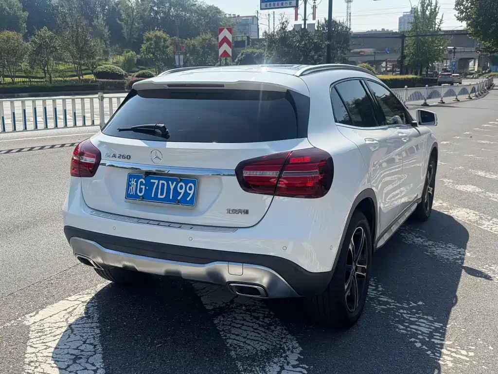 Mercedes-Benz GLA — миниатюра 6