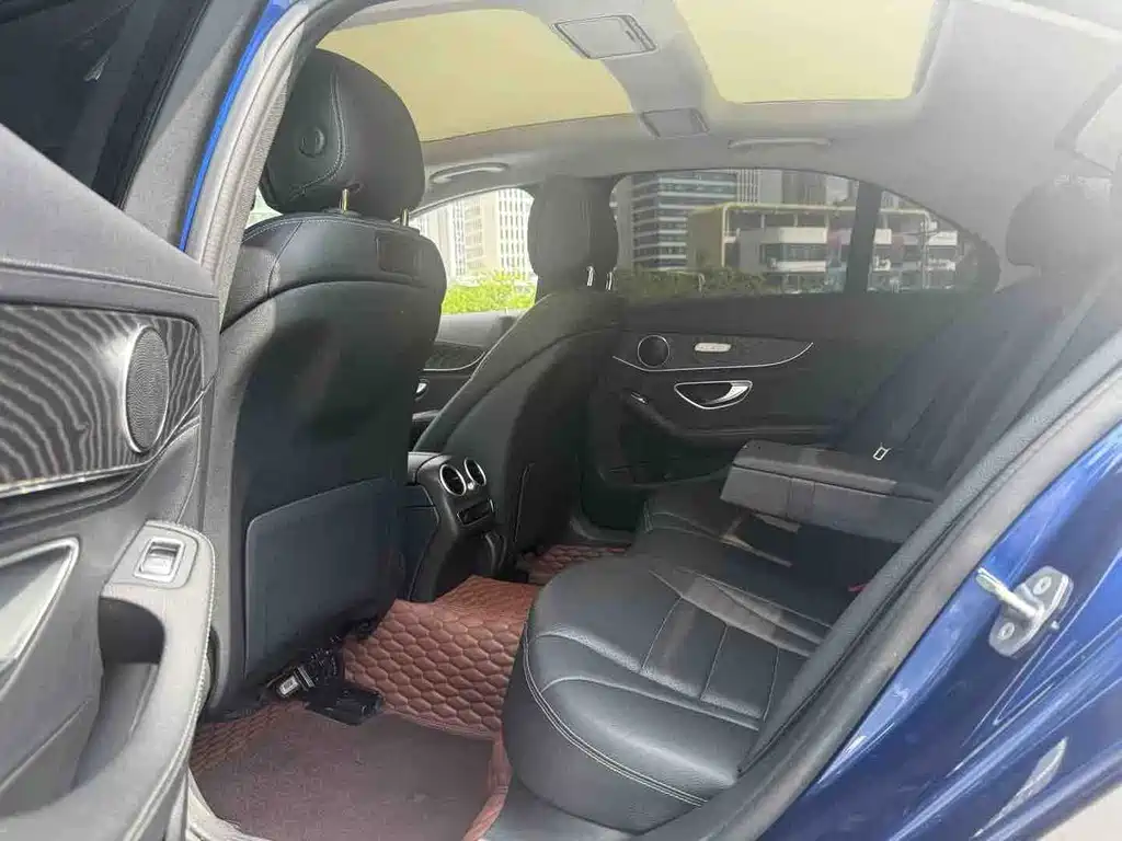 Mercedes-Benz C-Class — миниатюра 5