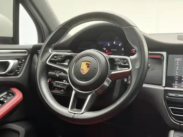 Porsche Macan — миниатюра 11