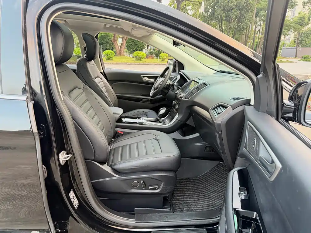 Ford Edge — миниатюра 16