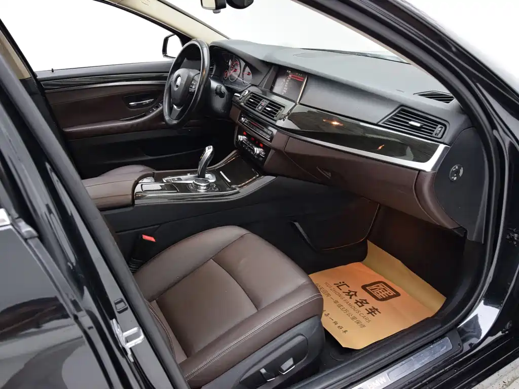 BMW 5 Series — миниатюра 18