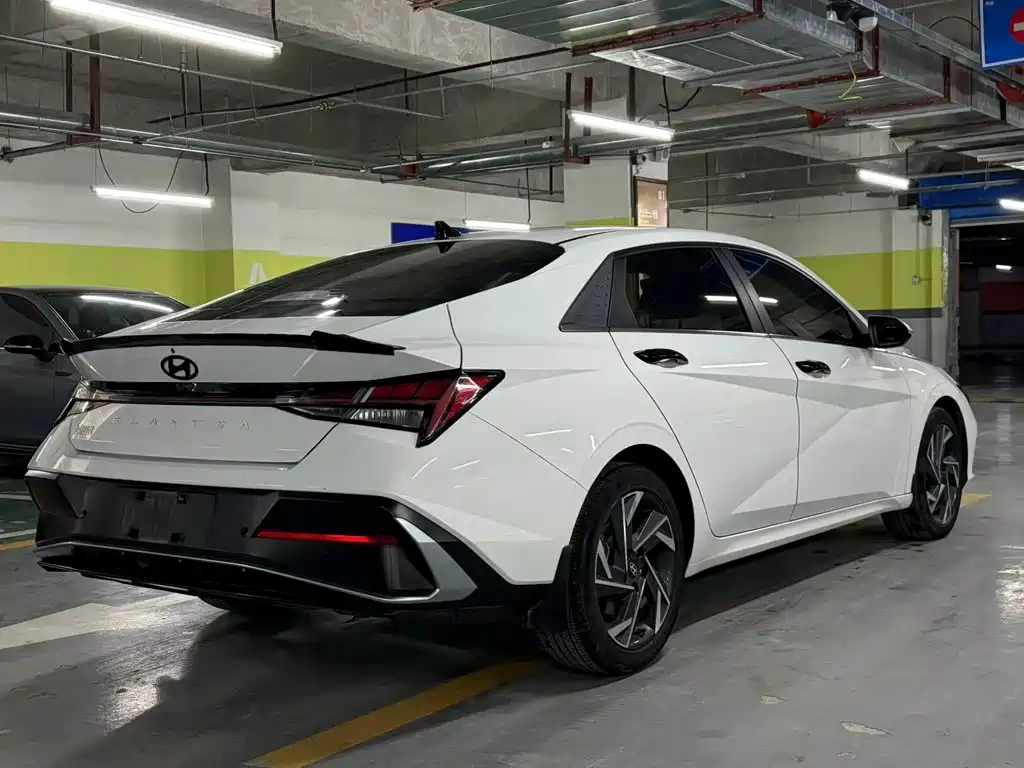 Hyundai Elantra — миниатюра 5