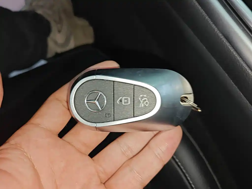 Mercedes-Benz C-Class — миниатюра 9
