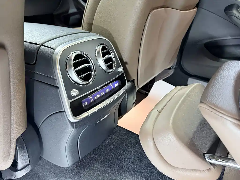 Mercedes-Benz S-Class — миниатюра 12