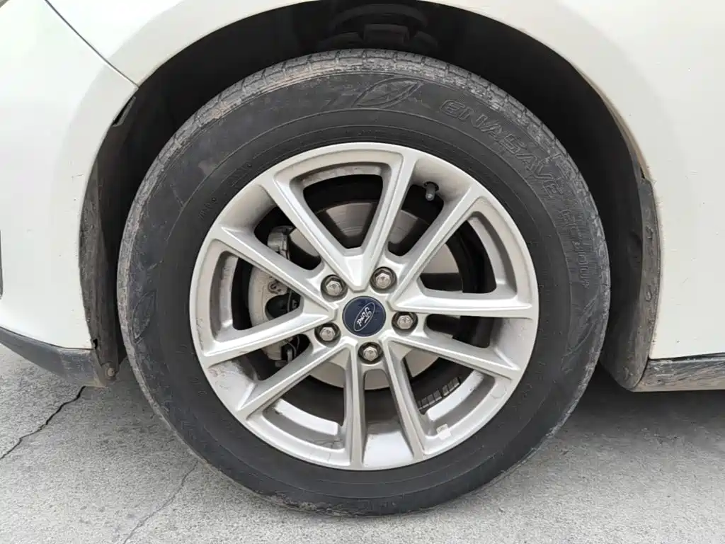 Ford Focus — миниатюра 23