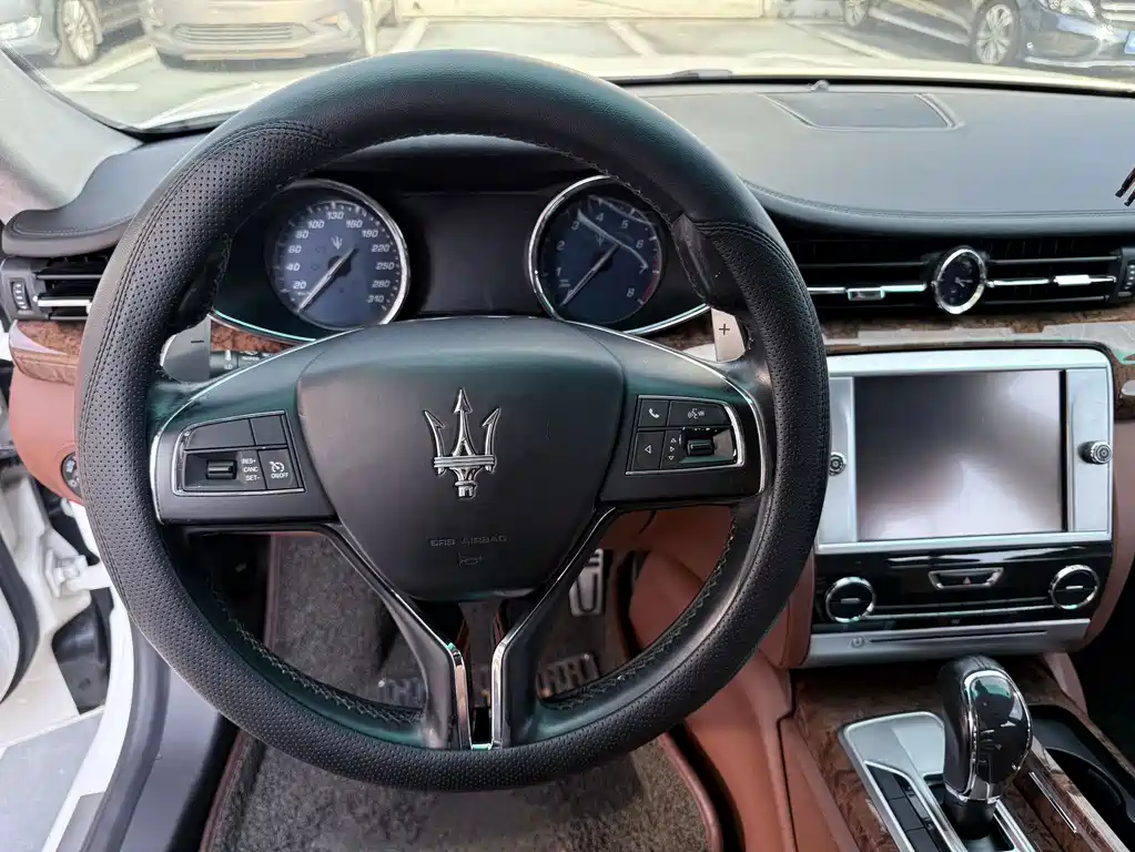 Maserati Quattroporte — миниатюра 10