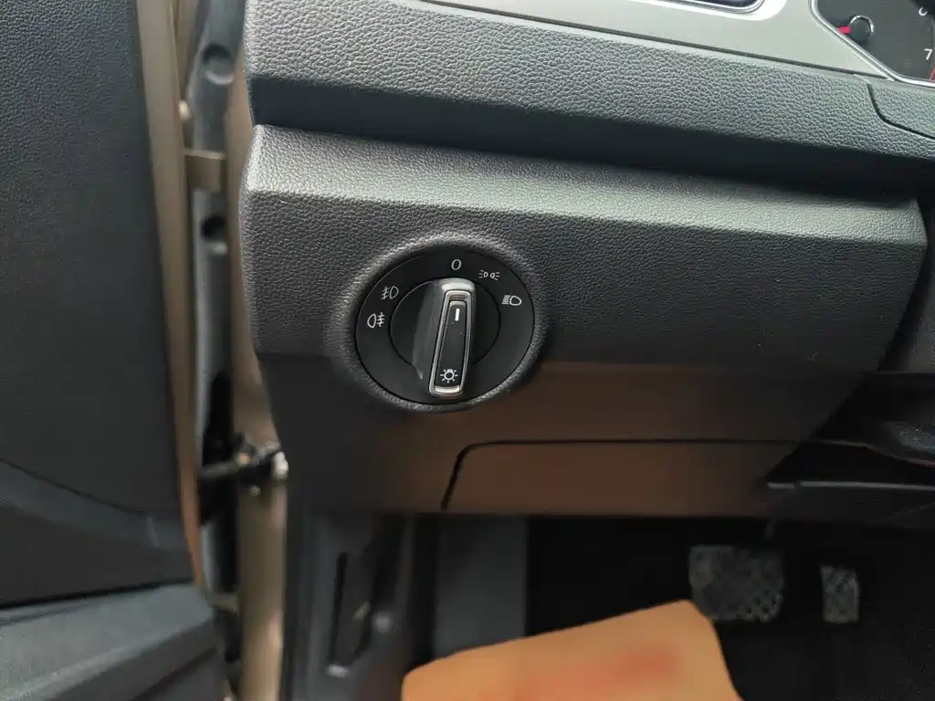Volkswagen T-Roc — миниатюра 15