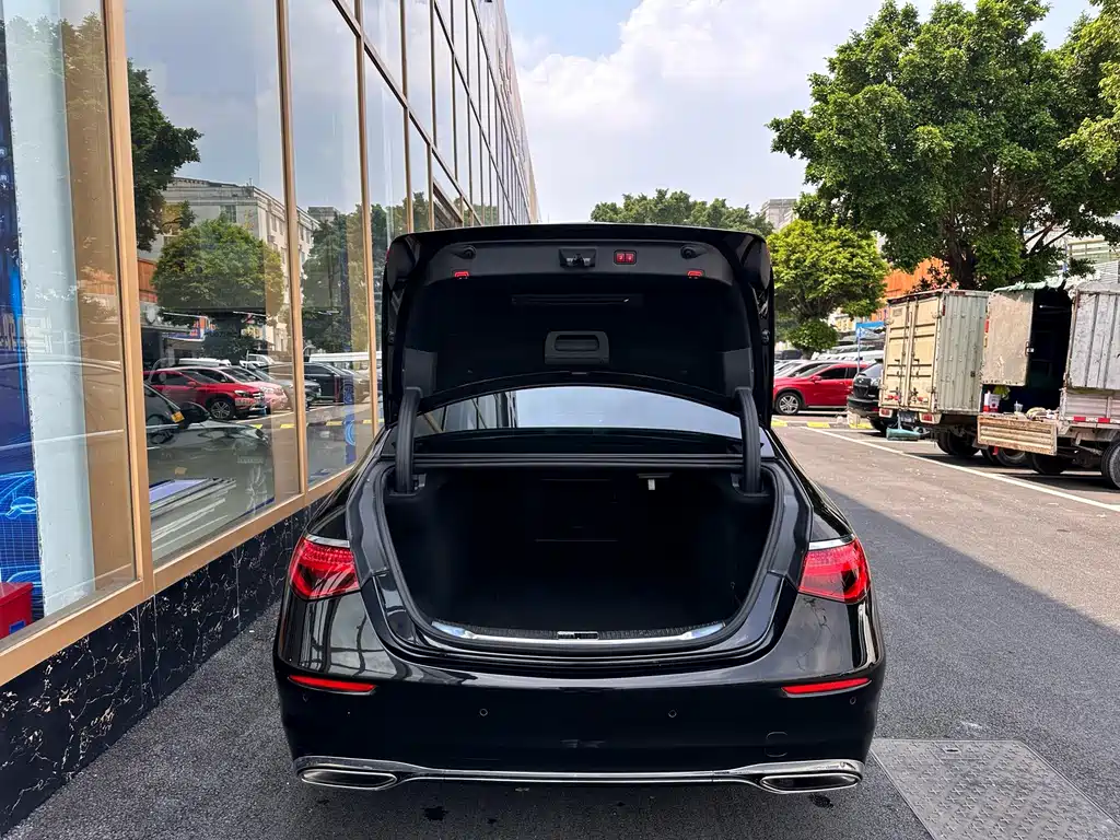 Mercedes-Benz S-Class — миниатюра 17