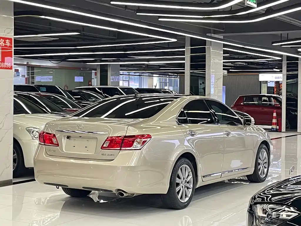 Lexus ES — миниатюра 4
