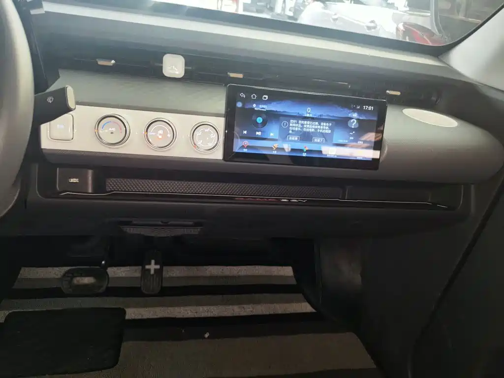 Wuling MINIEV — миниатюра 13