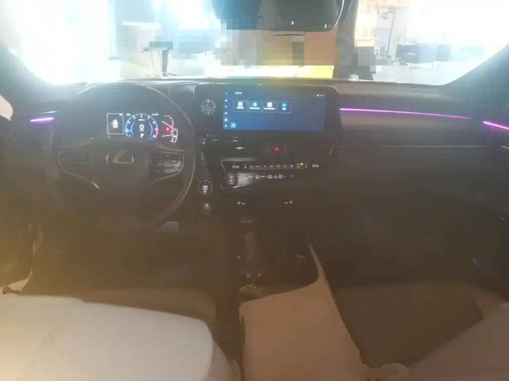 Lexus ES — миниатюра 10