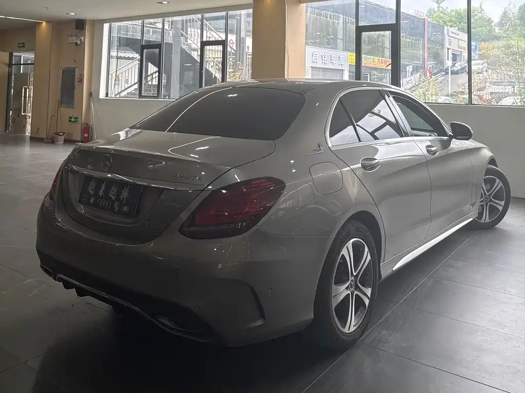 Mercedes-Benz C-Class — миниатюра 2