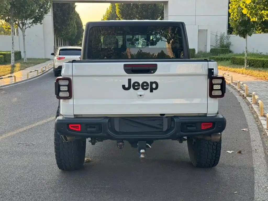 Jeep Gladiator — миниатюра 6