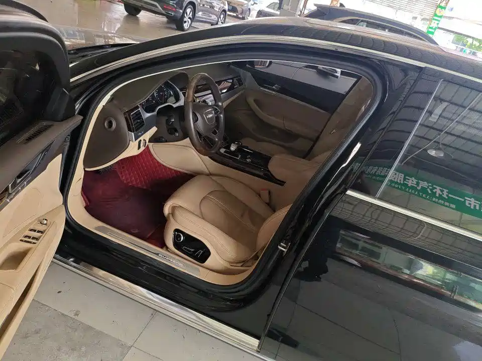 Audi A8 — миниатюра 6