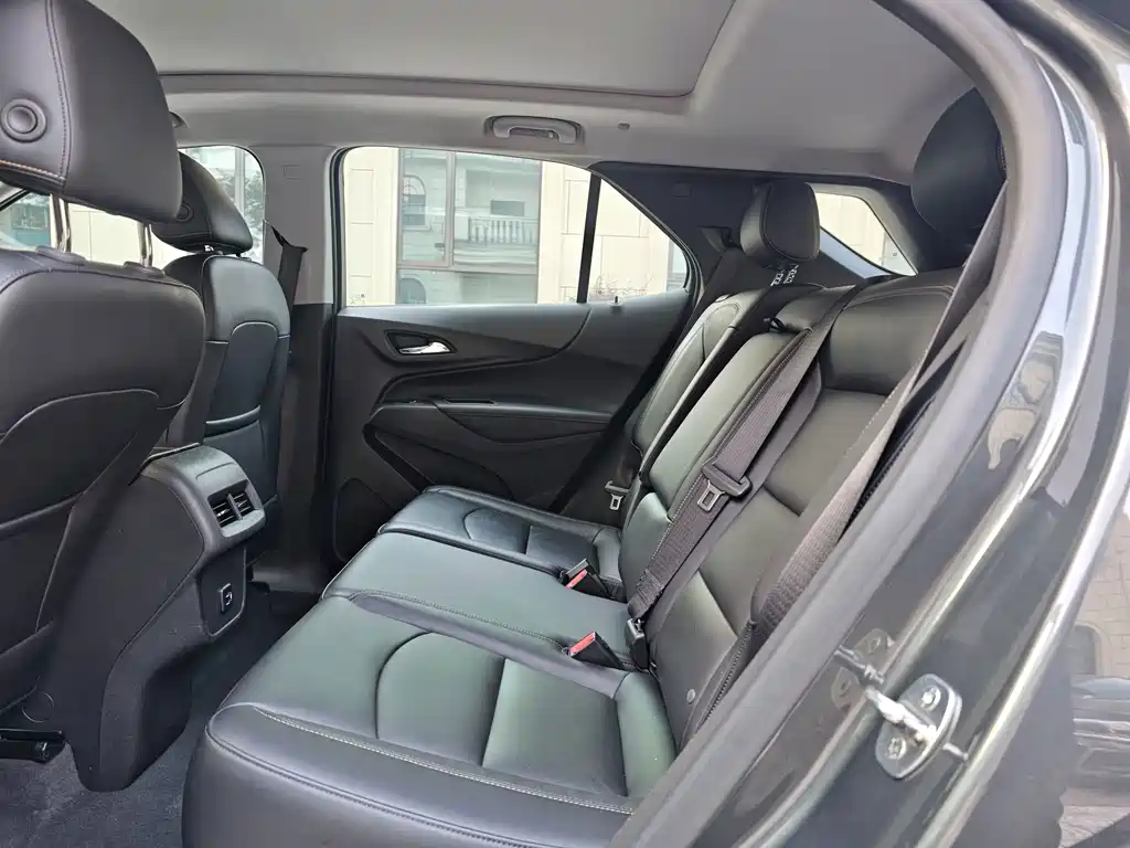 Chevrolet Equinox — миниатюра 21