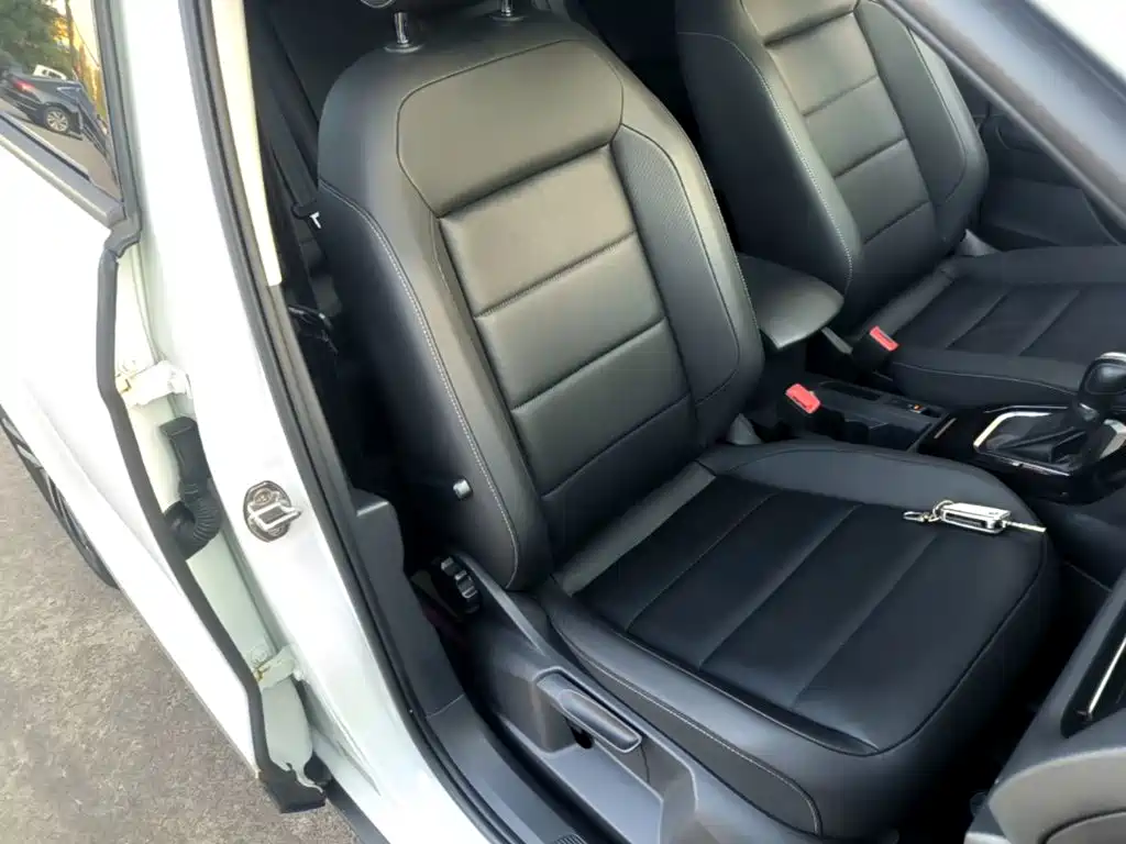 Volkswagen T-Roc — миниатюра 25