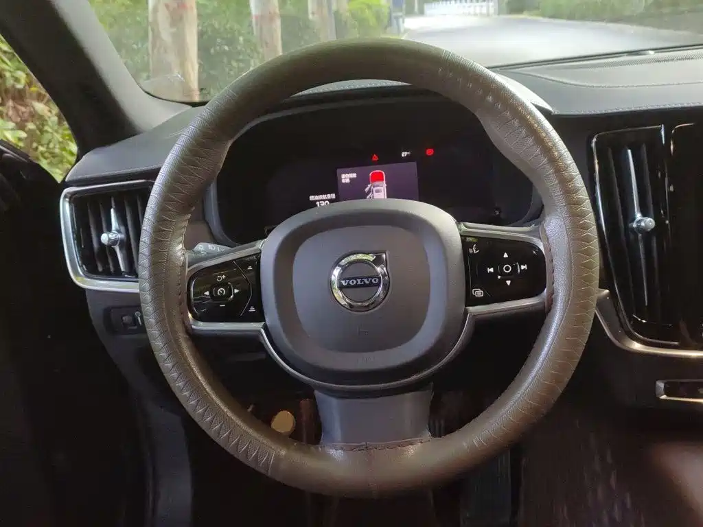 Volvo S90 — миниатюра 11