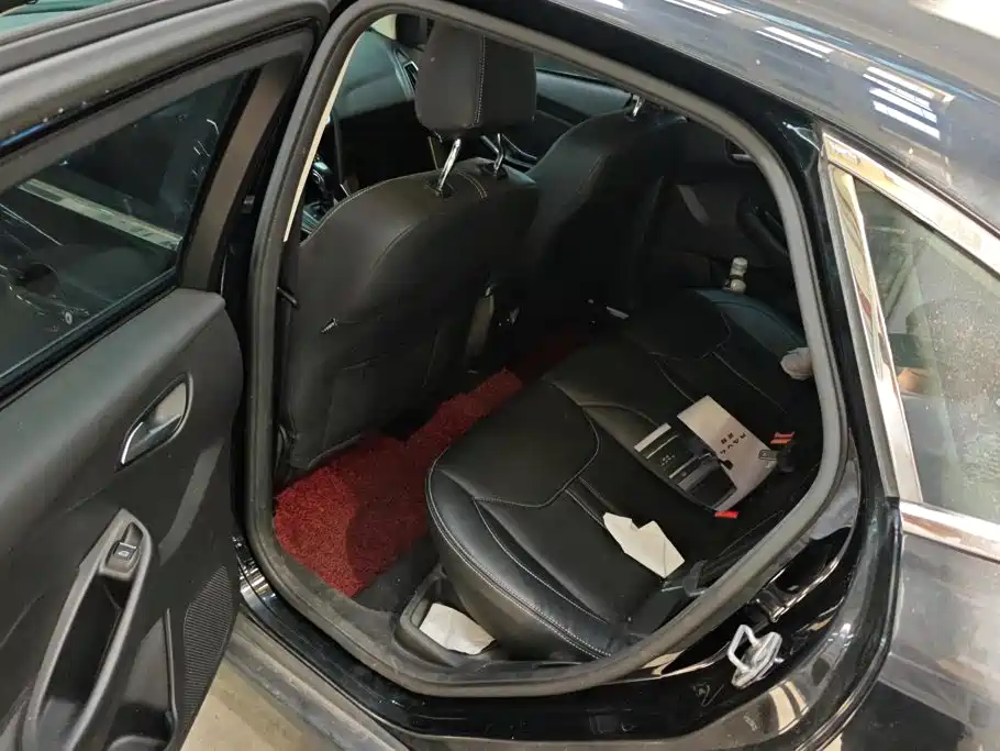 Ford Focus — миниатюра 11