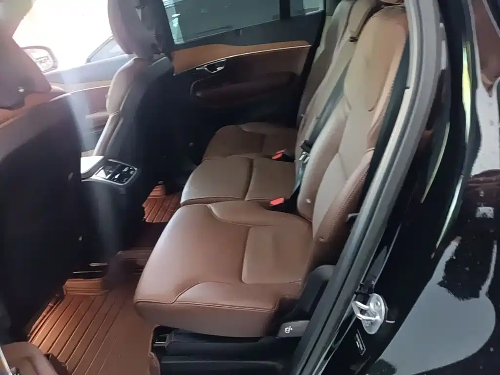 Volvo XC90 — миниатюра 17