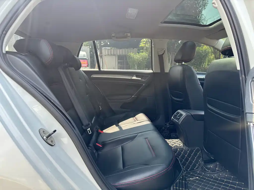 Volkswagen Golf — миниатюра 11