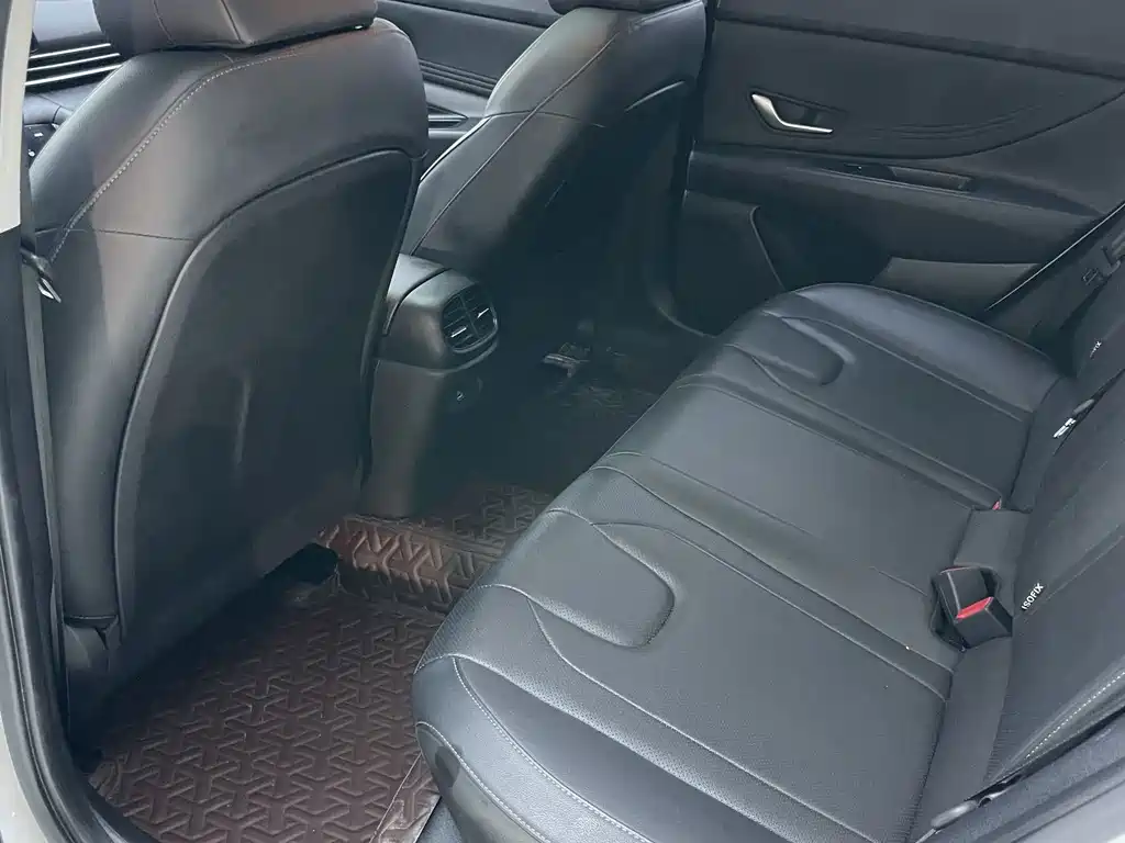 Hyundai Elantra — миниатюра 25