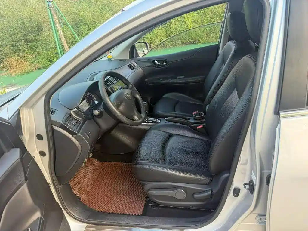 Nissan Tiida — миниатюра 7