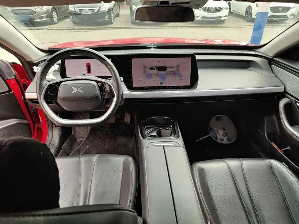 XPeng P7 — миниатюра 10