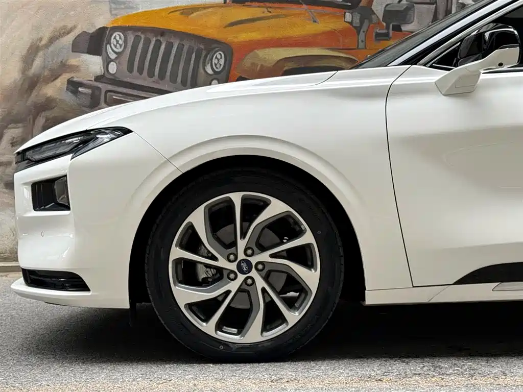 Ford Mondeo 2025 2.0T EcoBoost