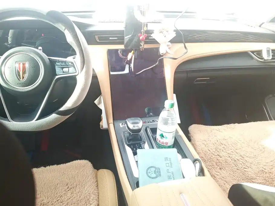 Hongqi Hongqi H5 — миниатюра 12