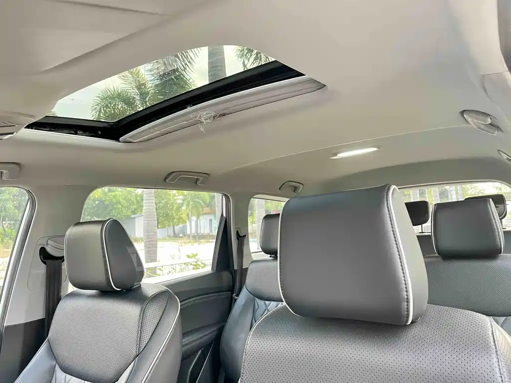 Wuling Jiachen — миниатюра 18