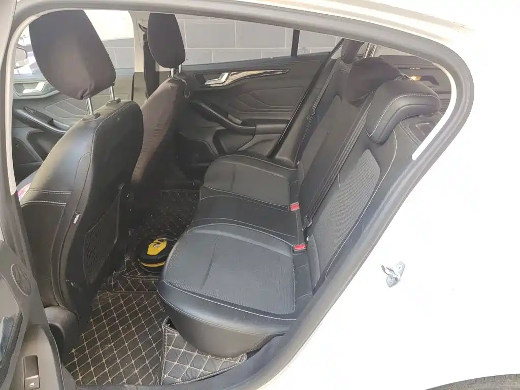 Ford Focus — миниатюра 18