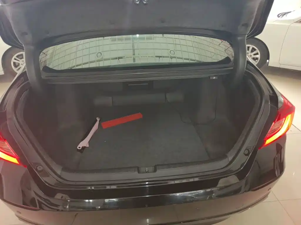 Honda Accord — миниатюра 19